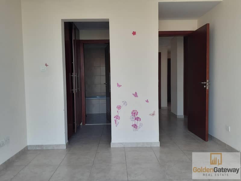 3 Spacious 2 Bedroom | Chiller Free | Parking