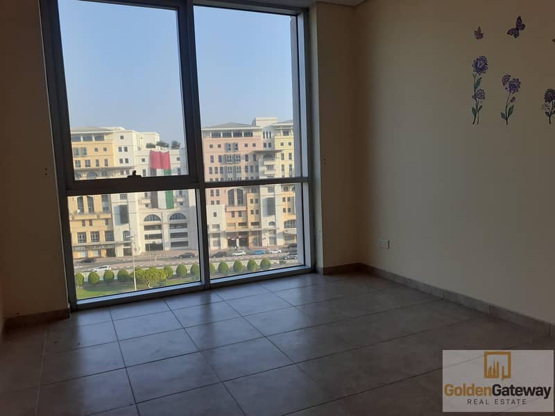 7 Spacious 2 Bedroom | Chiller Free | Parking