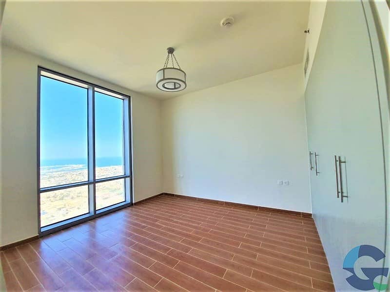 15 Fantastic View Spacious Unit with Study Room