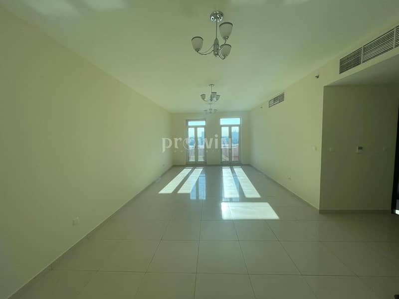 Chiller Free |Spacious  3 BR Apt With Maid | Close to Metro | 4 Cheques !!!