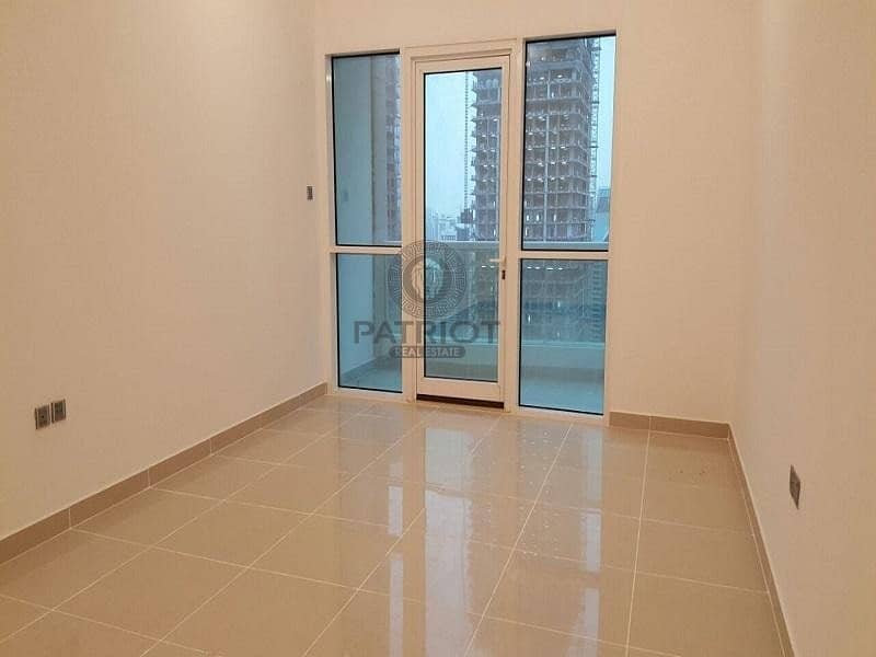 11 Higher Floor / Partial Sea View  / Well Maintain