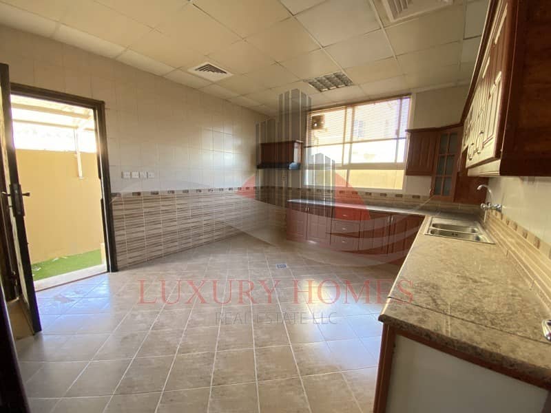 17 Private Entrance Yard Easy Access to Abu Dhabi
