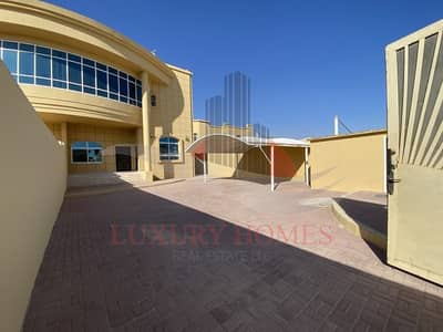 Private Entrance Yard Easy Access to Abu Dhabi Private Entrance Yard Easy Access to Abu Dhabi