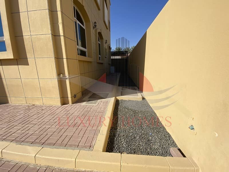 29 Private Entrance Yard Easy Access to Abu Dhabi