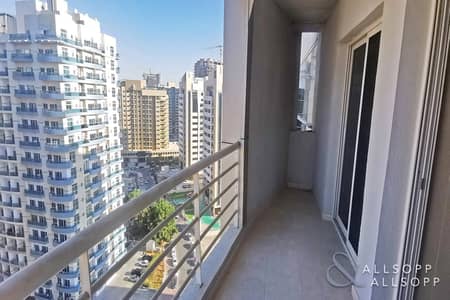 Closed Kitchen | Two Bed | Corner Unit Closed Kitchen | Two Bed | Corner Unit