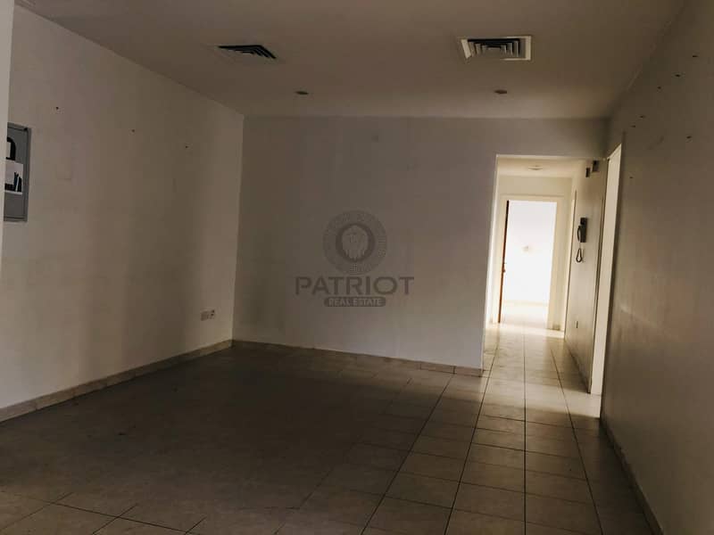 4 Spacious l 3 Bedroom Apartment l Ready to Move in