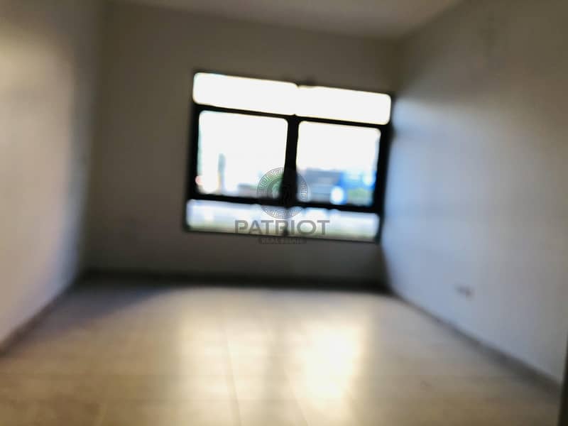 10 Spacious l 3 Bedroom Apartment l Ready to Move in