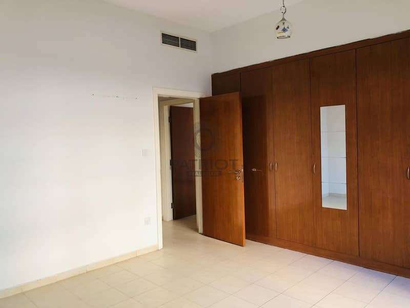 15 Spacious l 3 Bedroom Apartment l Ready to Move in