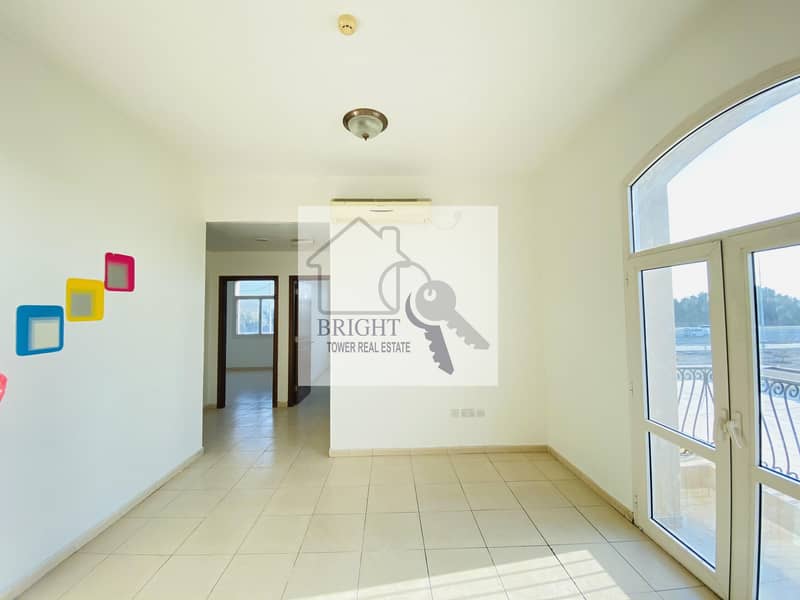 Spacious 2 Bedrooms Apartment with Balcony