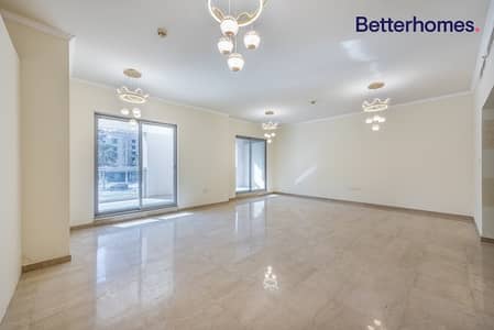 Private terrace | Upgraded flooring | Boulevard view Private terrace | Upgraded flooring | Boulevard view