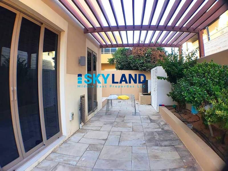 10 Standalone 4Bed+M w/ Private Swimming Pool and Garden !
