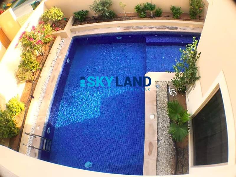 11 Standalone 4Bed+M w/ Private Swimming Pool and Garden !