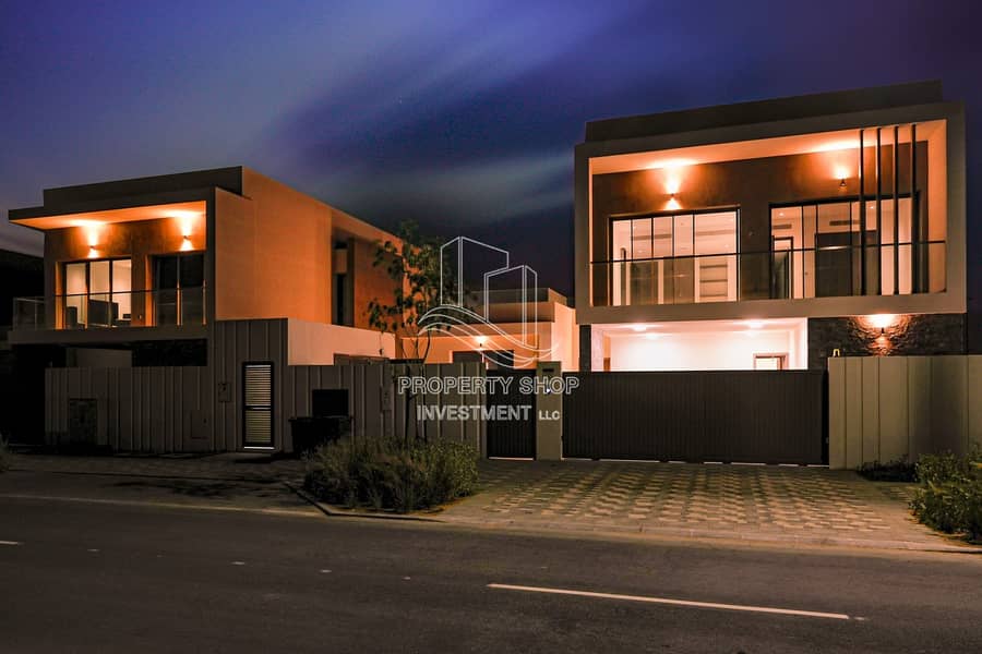 Magnificent Villa With Golf Course Views! Magnificent Villa With Golf Course Views!