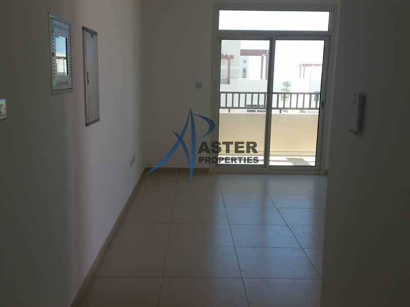 8 Spacious   2bed terraced corner apartment for rent