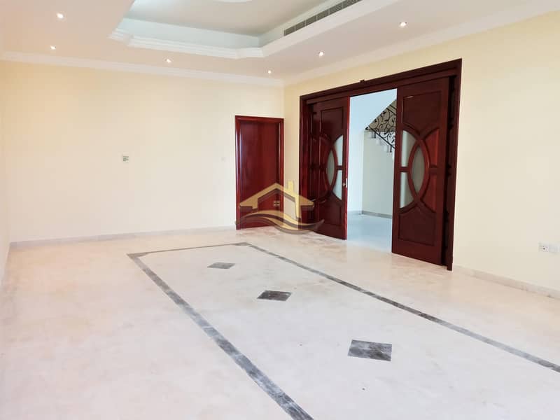 Elegant and Spacious Villa | Great Location | With Roof Space Elegant and Spacious Villa | Great Location | With Roof Space