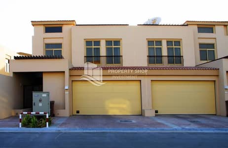 Hot Deal! Stunning Single Row 3+Maid with Private Garden Hot Deal! Stunning Single Row 3+Maid with Private Garden