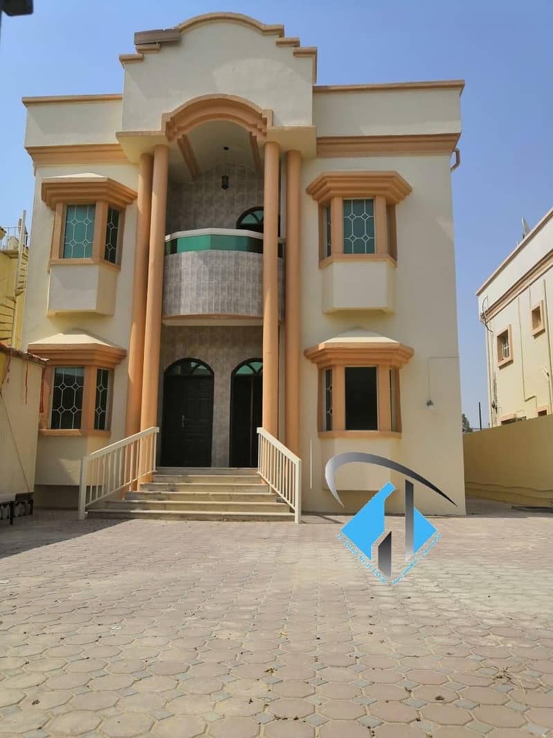 Villa for sale 5000 feet with water, electricity and air conditioners, at a price of a snapshot