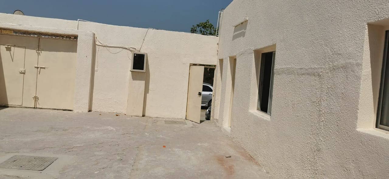 4 Bedroom Villa in al Sabkha Sharjah