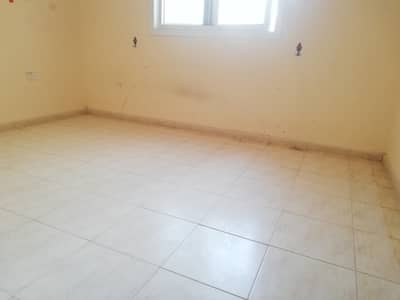 Nice 2bhk with balcony back side of ladies club opposite to fine sair rent only 25k Al Qullaooia Nice 2bhk with balcony back side of ladies club opposite to fine sair rent only 25k Al Qullaooia