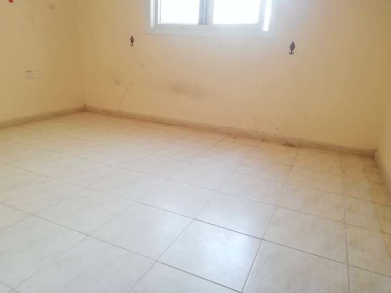 Nice 2bhk with balcony back side of ladies club opposite to fine sair rent only 25k Al Qullaooia Nice 2bhk with balcony back side of ladies club opposite to fine sair rent only 25k Al Qullaooia