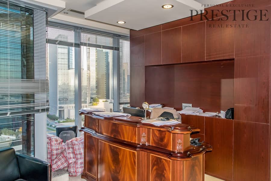 10 VIP Ready Office| Full Lake View| Ideal for End-user