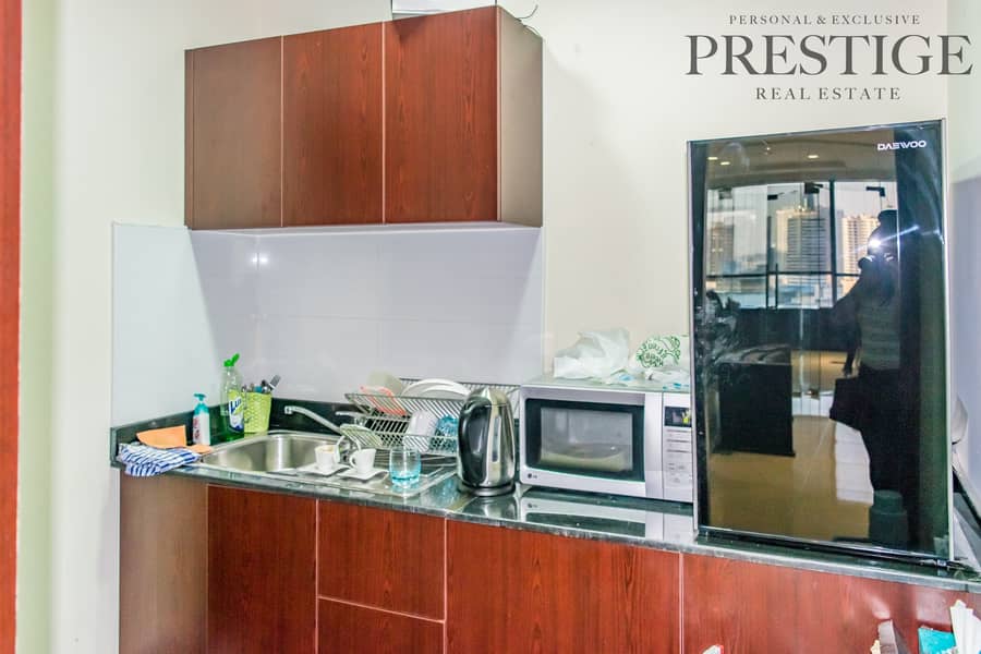 14 VIP Ready Office| Full Lake View| Ideal for End-user