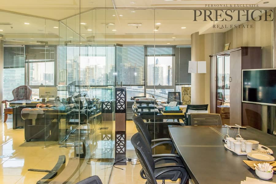 18 VIP Ready Office| Full Lake View| Ideal for End-user