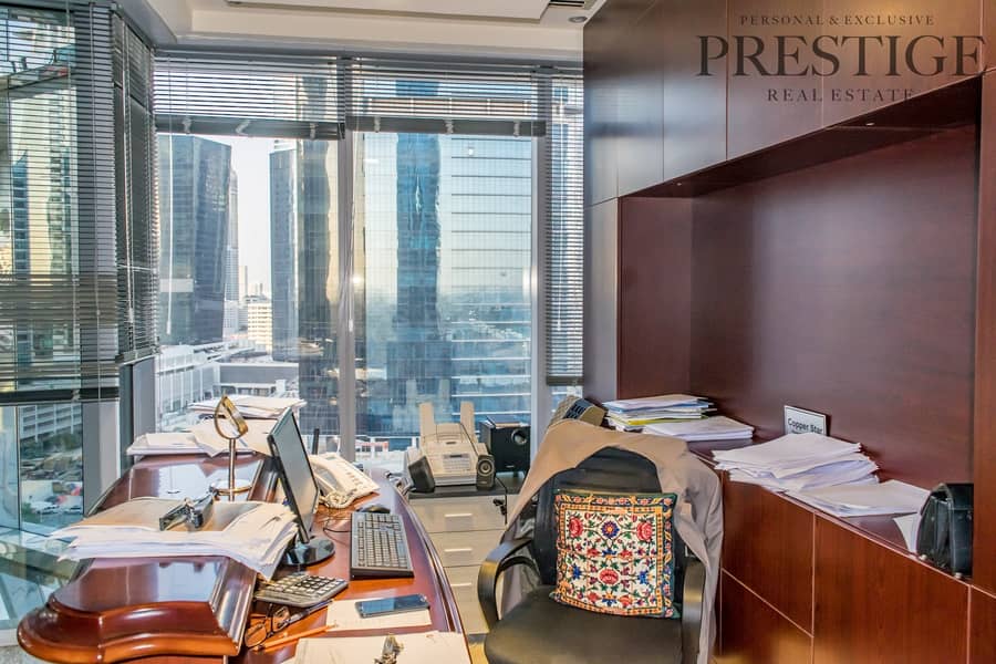 25 VIP Ready Office| Full Lake View| Ideal for End-user