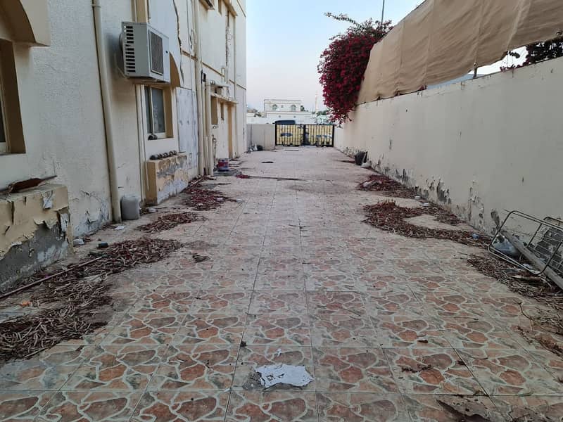 *** GREAT DEAL – Spacious 4BHK Duplex Villa available in Al Qadisia, Sharjah