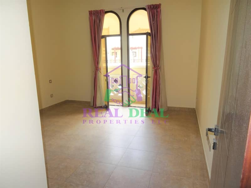 3 155k villa for rent white goods are included and the curtains are fitted