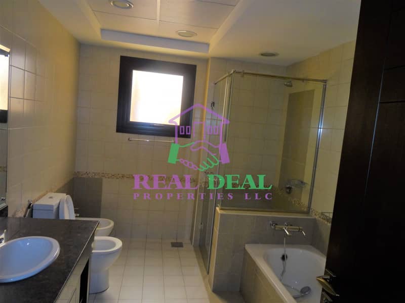 10 155k villa for rent white goods are included and the curtains are fitted