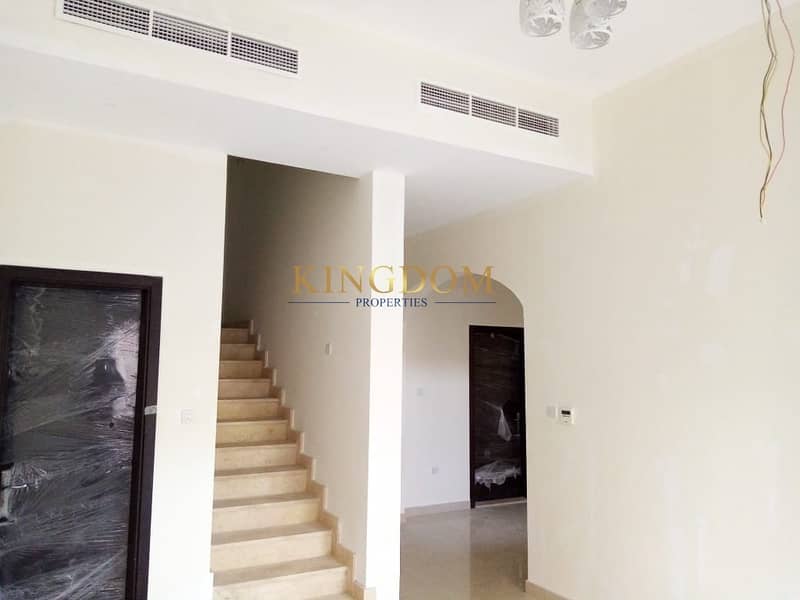 4BR Villa for rent | Maid room | Jumeirah 1