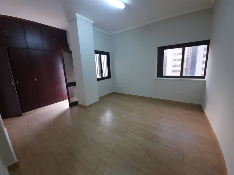 Fully rerenovated 2bhk with balcony on monthly payments