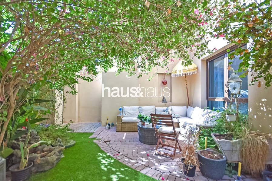 Old Town | Rare Corner Apartment with Large Garden