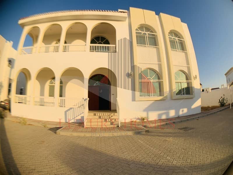 Splendid Compound with huge shared yard Splendid Compound with huge shared yard