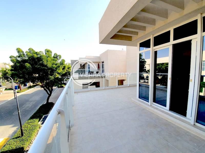 Free Two Month and Maintenance + Close to Pool and Park Free Two Month and Maintenance + Close to Pool and Park
