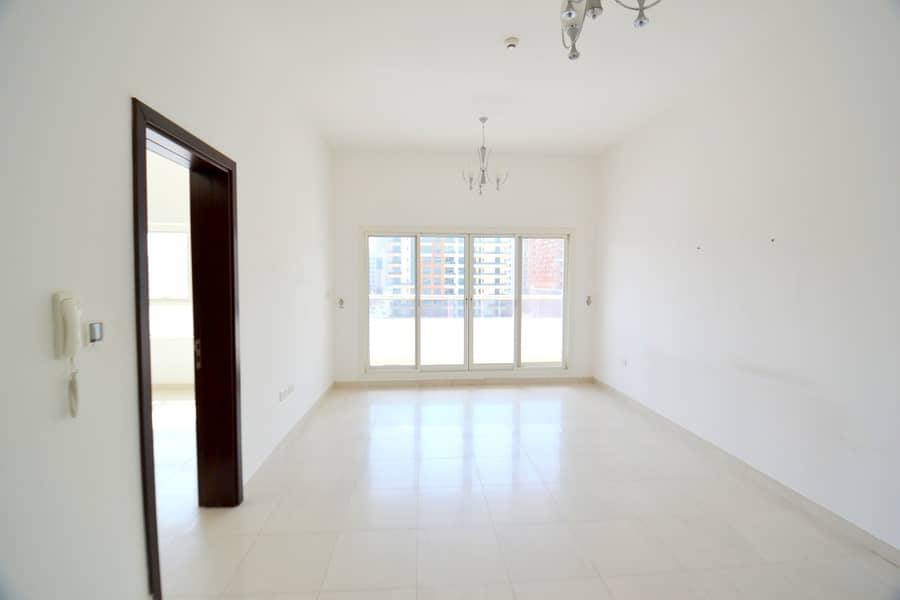 5 Bright 1-br appt with balcony  open veiw 890 sqft only 34/4 chks