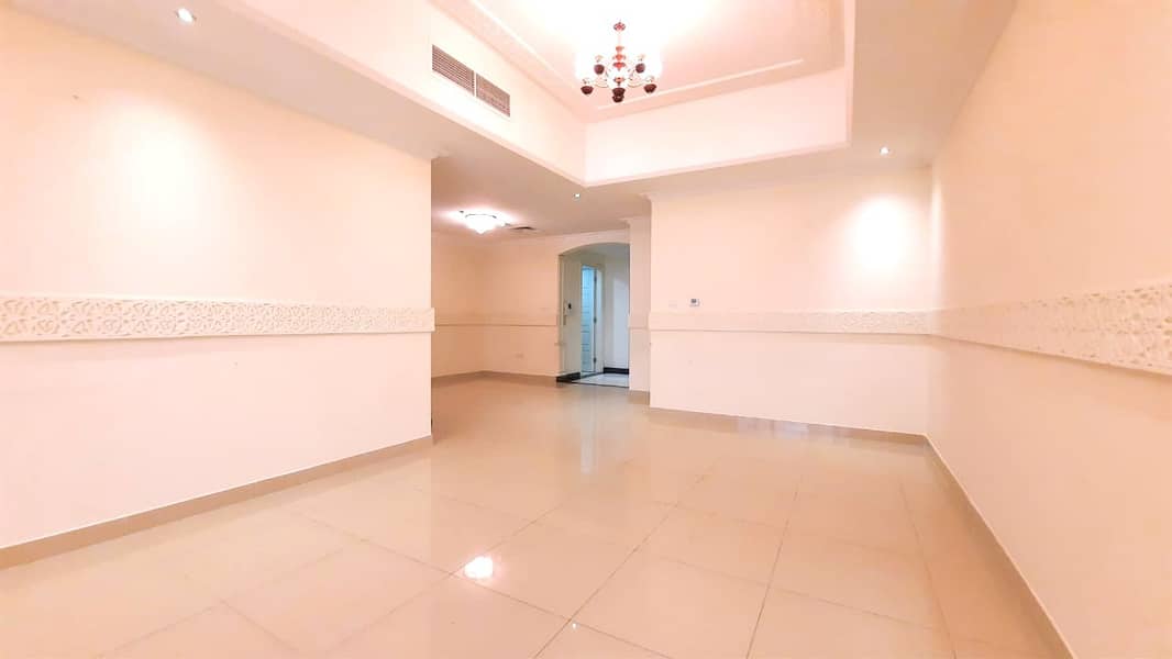 Huge Spacious 3 Bedroom Apartment Very Close To Metro Station Please Call For Further Information