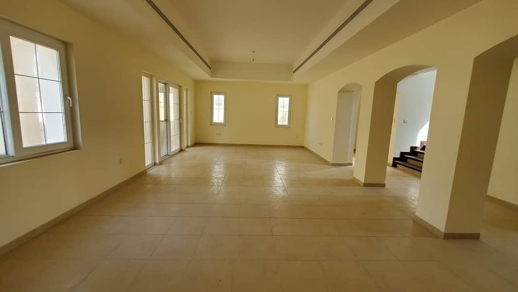4 Vacant 3Bed Plus Maid's | Great Location | Near to Beach